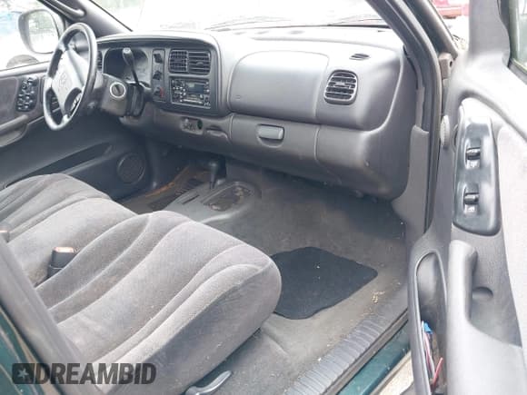 ✅ 2000 Dodge Dakota Sport • VIN: 1B7GG2AN4YS760836 • Lot: 42472312. Wystawiony na IAAI z przebiegiem 230 401 mil. Bezpłatny archiwum sprzedaży aukcyjnych z USA i szczegółowy raport historii pojazdu na DreamBid. Zdjęcie 5.