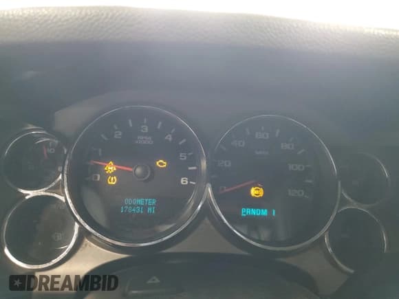 ✅ 2009 Chevrolet Silverado 2500HD Work Truck • VIN: 1GCHK43K79F189371 • Lot: 63096975. Wystawiony na Copart z przebiegiem 178 431 mil. Bezpłatny archiwum sprzedaży aukcyjnych z USA i szczegółowy raport historii pojazdu na DreamBid. Zdjęcie 9.