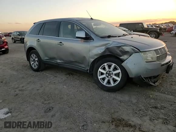✅ 2007 Lincoln MKX • VIN: 2LMDU68C67BJ21910 • Лот: 91643835. Опубликован ранее на Copart с пробегом 256 244 миль. Бесплатный доступ к архиву аукционных продаж из США и подробный отчёт об истории автомобиля на DreamBid. Изображение 13.