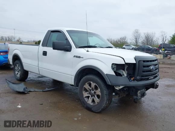 ✅ 2012 Ford F-150 XL • VIN: 1FTMF1CM4CKE25654 • Лот: 41961898. Опубликован ранее на IAAI с пробегом 288 253 миль. Бесплатный доступ к архиву аукционных продаж из США и подробный отчёт об истории автомобиля на DreamBid. Изображение 1.