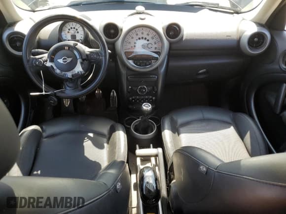 ✅ 2012 MINI Countryman S • VIN: WMWZC5C56CWM14210 • Lot: 57466485. Listed on Copart with 114,029 mi. Free auction sales archive from the USA and detailed vehicle history report at DreamBid. Image 8.