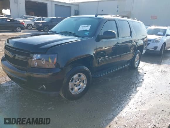 ✅ 2010 Chevrolet Suburban LT • VIN: 1GNUKJE30AR225673 • Lot: 43331437. Listed on IAAI with 247,098 mi. Free auction sales archive from the USA and detailed vehicle history report at DreamBid. Image 18.