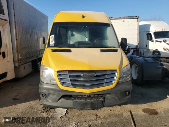 ✅ 2014 Freightliner Sprinter • VIN: WDYPE8DB6E5848909 • Lot: 82873464. Wystawiony na Copart z przebiegiem Nie podano. Bezpłatny archiwum sprzedaży aukcyjnych z USA i szczegółowy raport historii pojazdu na DreamBid. Zdjęcie 5.