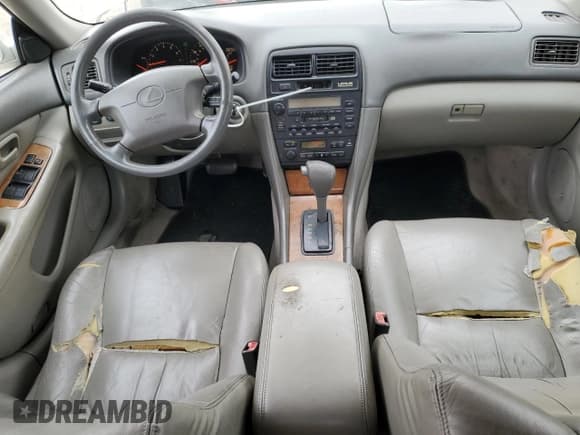 ✅ 1998 Lexus ES 300 • VIN: JT8BF28G1W0137766 • Lot: 44849085. Listed on Copart with 216,101 mi. Free auction sales archive from the USA and detailed vehicle history report at DreamBid. Image 8.