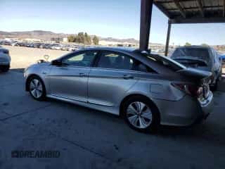 2013 Hyundai Sonata z VIN KMHEC4A49DA071604, wystawiony jako Copart lot #89446005 z przebiegiem 203 295 mil mil oraz Szkoda całkowita • Salvage title. Historia ofert i sprzedaży dostępna na DreamBid. Obrazek 2.