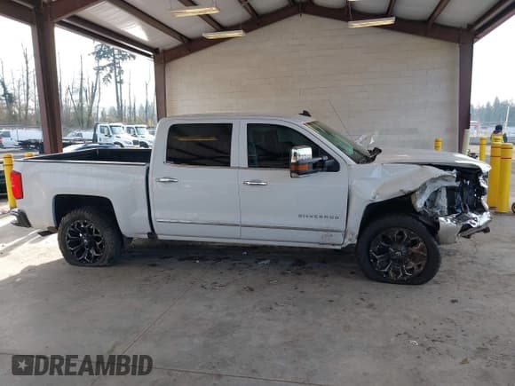 ✅ 2017 Chevrolet Silverado 1500 LTZ • VIN: 3GCUKSEC3HG447259 • Lot: 43825519. Wystawiony na IAAI z przebiegiem 69 805 mil. Bezpłatny archiwum sprzedaży aukcyjnych z USA i szczegółowy raport historii pojazdu na DreamBid. Zdjęcie 13.