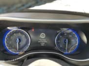 ✅ 2021 Chrysler Pacifica Touring L • VIN: 2C4RC3BG3MR563890 • Lot: 57124325. Wystawiony na Copart z przebiegiem 42 563 mil. Bezpłatny archiwum sprzedaży aukcyjnych z USA i szczegółowy raport historii pojazdu na DreamBid. Zdjęcie 9.