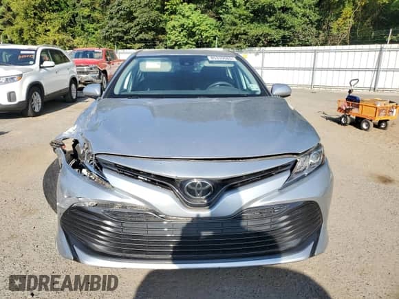 2019 Toyota Camry LE with VIN 4T1B11HK8KU165352, listed as a Copart auction lot 85339085 with 48,586 mi miles and Salvage title. Bid and sale history available at DreamBid. Image 5.