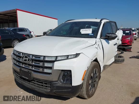 ✅ 2025 Hyundai Santa Cruz SEL • VIN: 5NTJB4DE1SH142618 • Лот: 43308976. Опубликован ранее на IAAI с пробегом 13 648 миль. Бесплатный доступ к архиву аукционных продаж из США и подробный отчёт об истории автомобиля на DreamBid. Изображение 18.