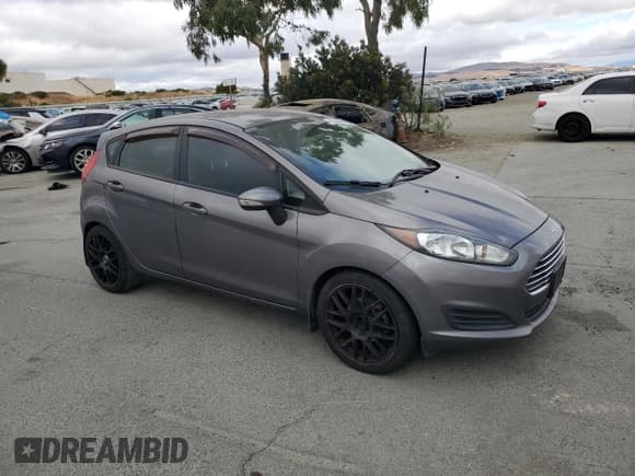 ✅ 2014 Ford Fiesta SE • VIN: 3FADP4EJ4EM166201 • Lot: 80356895. Wystawiony na Copart z przebiegiem 166 831 mil. Bezpłatny archiwum sprzedaży aukcyjnych z USA i szczegółowy raport historii pojazdu na DreamBid. Zdjęcie 4.