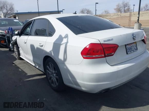 ✅ 2012 Volkswagen Passat S • VIN: 1VWAP7A39CC074793 • Lot: 41626730. Wystawiony na IAAI z przebiegiem 108 659 mil. Bezpłatny archiwum sprzedaży aukcyjnych z USA i szczegółowy raport historii pojazdu na DreamBid. Zdjęcie 3.