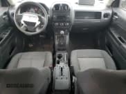 ✅ 2010 Jeep Patriot Sport • VIN: 1J4NF2GBXAD530987 • Lot: 83210714. Wystawiony na Copart z przebiegiem 145 611 mil. Bezpłatny archiwum sprzedaży aukcyjnych z USA i szczegółowy raport historii pojazdu na DreamBid. Zdjęcie 8.