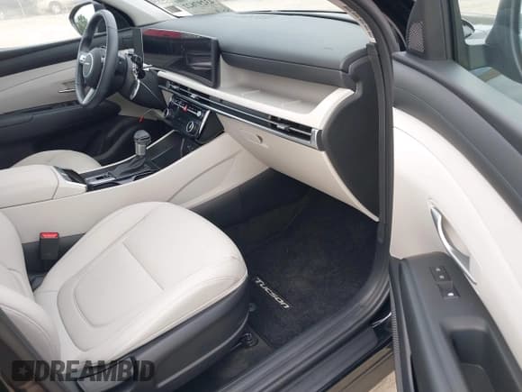 ✅ 2025 Hyundai Tucson SEL Convenience • VIN: 3KMJCCDE3SE017563 • Lot: 43297822. Wystawiony na IAAI z przebiegiem 10 019 mil. Bezpłatny archiwum sprzedaży aukcyjnych z USA i szczegółowy raport historii pojazdu na DreamBid. Zdjęcie 5.