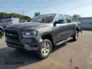2019 Ram 1500 Big Horn z VIN 1C6SRFFT4KN570616, wystawiony jako Copart lot #84862805 z przebiegiem 74 932 mil mil oraz Szkoda całkowita • Salvage title. Historia ofert i sprzedaży dostępna na DreamBid. Obrazek 1.