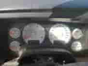 2004 Dodge 3500 SLT z VIN 3D7LU38C94G182368, wystawiony jako Copart lot #77501784 z przebiegiem 296 538 mil mil oraz Czysty tytuł • Clean title. Historia ofert i sprzedaży dostępna na DreamBid. Obrazek 9.