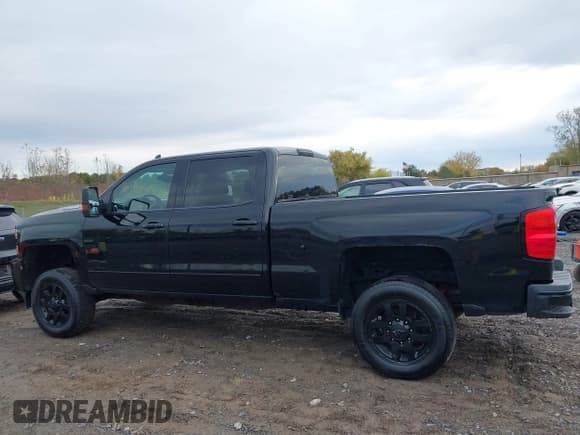 ✅ 2017 Chevrolet Silverado 2500HD LT • VIN: 1GC1KVEY7HF120235 • Lot: 43450105. Wystawiony na IAAI z przebiegiem 110 417 mil. Bezpłatny archiwum sprzedaży aukcyjnych z USA i szczegółowy raport historii pojazdu na DreamBid. Zdjęcie 14.