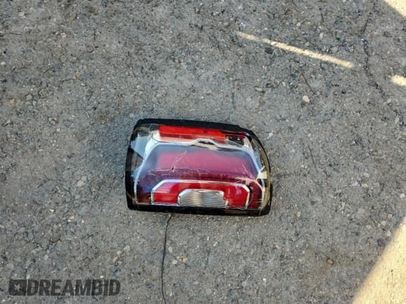 ✅ 2017 GMC Sierra 1500 Denali • VIN: 3GTU2PEJ3HG337078 • Lot: 85348425. Listed on Copart with 151,980 mi. Free auction sales archive from the USA and detailed vehicle history report at DreamBid. Image 12.