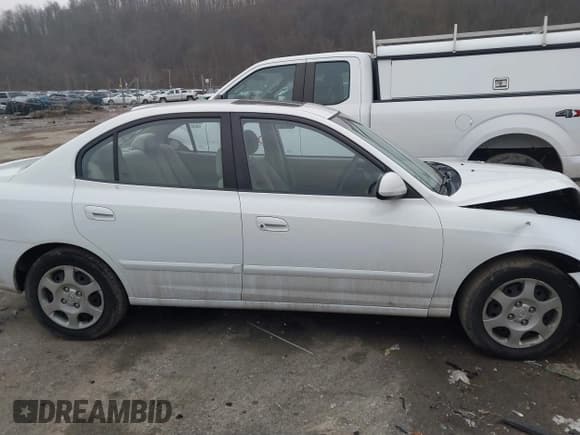 ✅ 2003 Hyundai Elantra GLS • VIN: KMHDN45DX3U594661 • Lot: 41492273. Wystawiony na IAAI z przebiegiem 146 302 mil. Bezpłatny archiwum sprzedaży aukcyjnych z USA i szczegółowy raport historii pojazdu na DreamBid. Zdjęcie 13.