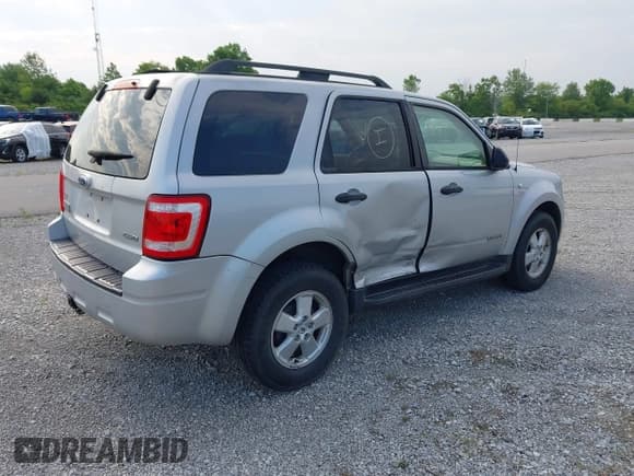 ✅ 2008 Ford Escape XLT • VIN: 1FMCU93128KC01646 • Lot: 42372522. Listed on IAAI with 211,988 mi. Free auction sales archive from the USA and detailed vehicle history report at DreamBid. Image 4.
