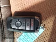 ✅ 2022 Ford Explorer King Ranch • VIN: 1FM5K8LC7NGA12869 • Lot: 40544742. Wystawiony na IAAI z przebiegiem 37 301 mil. Bezpłatny archiwum sprzedaży aukcyjnych z USA i szczegółowy raport historii pojazdu na DreamBid. Zdjęcie 11.