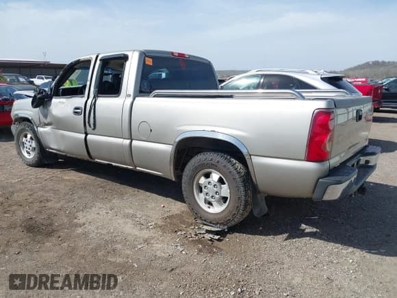 ✅ 2003 Chevrolet Silverado 1500 LS • VIN: 2GCEC19T331345774 • Lot: 41782912. Listed on IAAI with 372,412 mi. Free auction sales archive from the USA and detailed vehicle history report at DreamBid. Image 3.