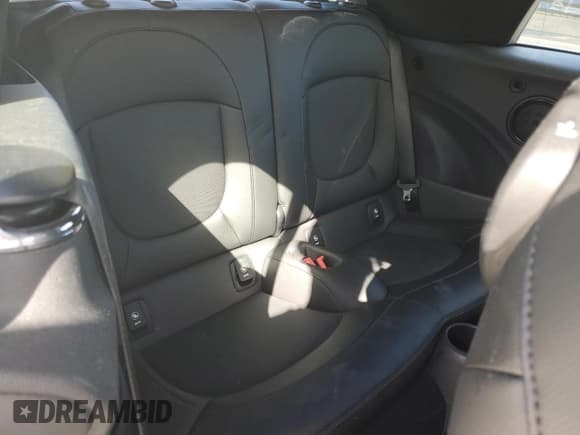 ✅ 2021 MINI Convertible Cooper S • VIN: WMWWJ5C0XM3M13934 • Лот: 86785445. Опубликован ранее на Copart с пробегом 24 063 миль. Бесплатный доступ к архиву аукционных продаж из США и подробный отчёт об истории автомобиля на DreamBid. Изображение 10.