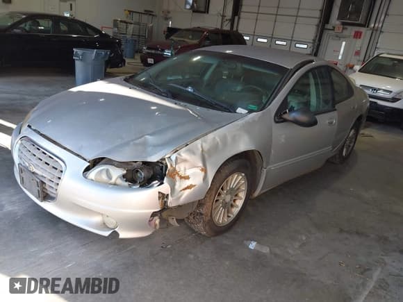 ✅ 2003 Chrysler Concorde LXi • VIN: 2C3HD36M73H575655 • Лот: 42563964. Опубликован ранее на IAAI с пробегом 285 132 миль. Бесплатный доступ к архиву аукционных продаж из США и подробный отчёт об истории автомобиля на DreamBid. Изображение 2.