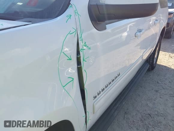 ✅ 2014 Chevrolet Suburban LT • VIN: 1GNSKJE7XER207987 • Lot: 43375552. Listed on IAAI with 146,389 mi. Free auction sales archive from the USA and detailed vehicle history report at DreamBid. Image 19.