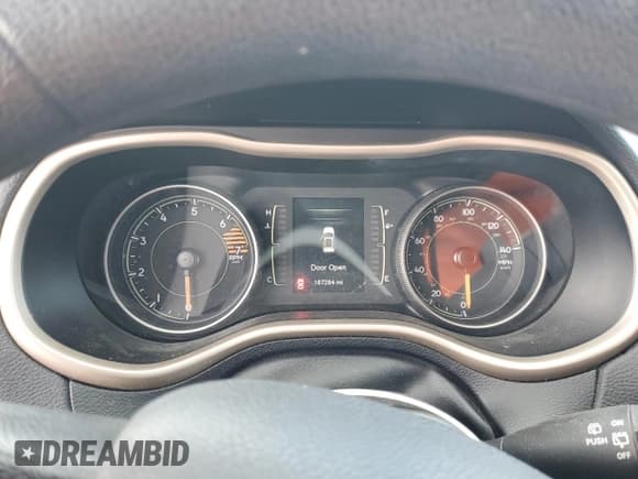 ✅ 2016 Jeep Cherokee Sport • VIN: 1C4PJLAB2GW312678 • Lot: 86483705. Listed on Copart with 187,284 mi. Free auction sales archive from the USA and detailed vehicle history report at DreamBid. Image 9.