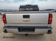 ✅ 2017 Chevrolet Silverado 1500 LT • VIN: 3GCUKREC8HG298775 • Лот: 86520325. Опубликован ранее на Copart с пробегом 233 231 миль. Бесплатный доступ к архиву аукционных продаж из США и подробный отчёт об истории автомобиля на DreamBid. Изображение 6.