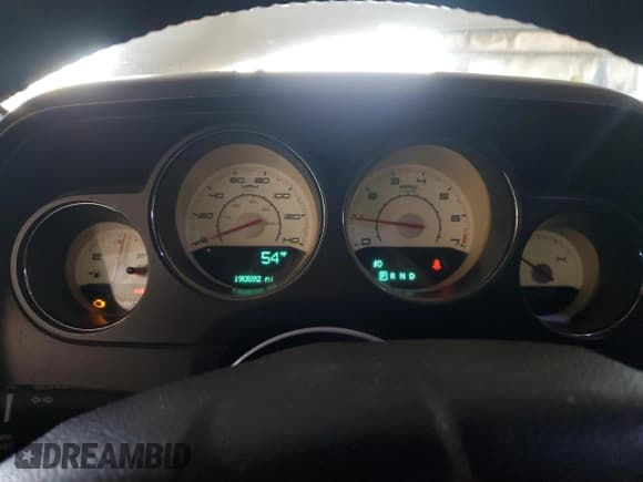 ✅ 2011 Dodge Challenger • VIN: 2B3CJ4DG7BH596975 • Lot: 42222095. Wystawiony na Copart z przebiegiem 190 592 mil. Bezpłatny archiwum sprzedaży aukcyjnych z USA i szczegółowy raport historii pojazdu na DreamBid. Zdjęcie 9.