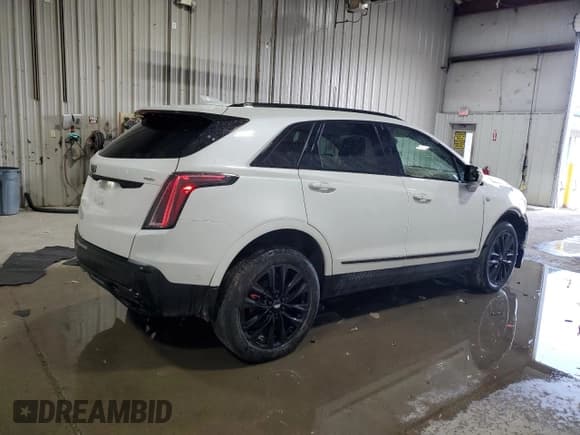 ✅ 2022 Cadillac XT5 AWD Sport • VIN: 1GYKNHRS5NZ167383 • Lot: 46929465. Wystawiony na Copart z przebiegiem 25 535 mil. Bezpłatny archiwum sprzedaży aukcyjnych z USA i szczegółowy raport historii pojazdu na DreamBid. Zdjęcie 3.