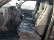 ✅ 2001 Chevrolet Silverado 2500HD LS • VIN: 1GCHK29U21E270835 • Lot: 55666065. Wystawiony na Copart z przebiegiem 128 047 mil. Bezpłatny archiwum sprzedaży aukcyjnych z USA i szczegółowy raport historii pojazdu na DreamBid. Zdjęcie 7.