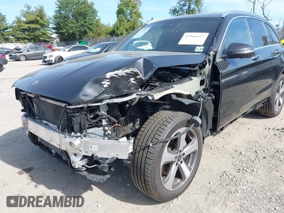 ✅ 2022 Mercedes-Benz GLC 300 • VIN: W1N0G8EBXNG099034 • Lot: 43366522. Wystawiony na IAAI z przebiegiem 55 135 mil. Bezpłatny archiwum sprzedaży aukcyjnych z USA i szczegółowy raport historii pojazdu na DreamBid. Zdjęcie 6.