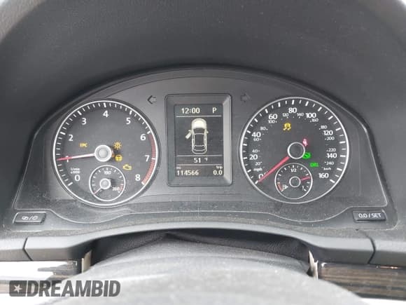 ✅ 2013 Volkswagen Eos Executive • VIN: WVWFW8AH5DV003044 • Lot: 41920847. Listed on IAAI with 114,566 mi. Free auction sales archive from the USA and detailed vehicle history report at DreamBid. Image 7.