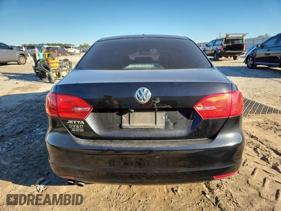 ✅ 2014 Volkswagen Jetta S • VIN: 3VW2K7AJ5EM377251 • Lot: 90484925. Wystawiony na Copart z przebiegiem 153 163 mil. Bezpłatny archiwum sprzedaży aukcyjnych z USA i szczegółowy raport historii pojazdu na DreamBid. Zdjęcie 6.