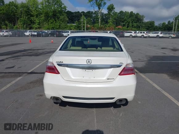 ✅ 2010 Acura RL Technology • VIN: JH4KB2F65AC002772 • Lot: 39307769. Wystawiony na IAAI z przebiegiem 205 870 mil. Bezpłatny archiwum sprzedaży aukcyjnych z USA i szczegółowy raport historii pojazdu na DreamBid. Zdjęcie 16.