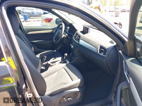 ✅ 2016 Audi Q3 Prestige • VIN: WA1GFCFS5GR020509 • Lot: 42150001. Listed on IAAI with 57,998 mi. Free auction sales archive from the USA and detailed vehicle history report at DreamBid. Image 5.
