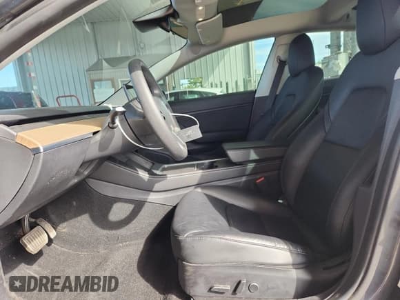 ✅ 2021 Tesla Model 3 Long Range • VIN: 5YJ3E1EBXMF853219 • Lot: 84820975. Wystawiony na Copart z przebiegiem 48 964 mil. Bezpłatny archiwum sprzedaży aukcyjnych z USA i szczegółowy raport historii pojazdu na DreamBid. Zdjęcie 7.