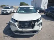 ✅ 2021 Nissan Rogue SV • VIN: 5N1AT3BA5MC812977 • Lot: 42963218. Wystawiony na IAAI z przebiegiem 15 232 mil. Bezpłatny archiwum sprzedaży aukcyjnych z USA i szczegółowy raport historii pojazdu na DreamBid. Zdjęcie 12.