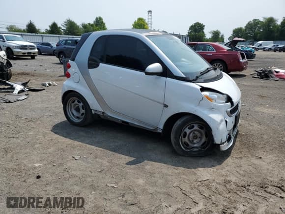 ✅ 2015 Smart fortwo Passion • VIN: WMEEJ3BAXFK810258 • Лот: 59699105. Опубликован ранее на Copart с пробегом 71 463 миль. Бесплатный доступ к архиву аукционных продаж из США и подробный отчёт об истории автомобиля на DreamBid. Изображение 4.
