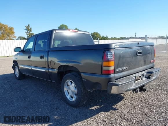 ✅ 2005 GMC Sierra 1500 SLE • VIN: 2GTEC13T651266384 • Лот: 43579635. Опубликован ранее на IAAI с пробегом 193 604 миль. Бесплатный доступ к архиву аукционных продаж из США и подробный отчёт об истории автомобиля на DreamBid. Изображение 3.