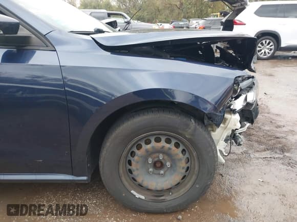 ✅ 2014 Volkswagen Passat S • VIN: 1VWAS7A3XEC095606 • Lot: 43552725. Listed on IAAI with 85,586 mi. Free auction sales archive from the USA and detailed vehicle history report at DreamBid. Image 17.