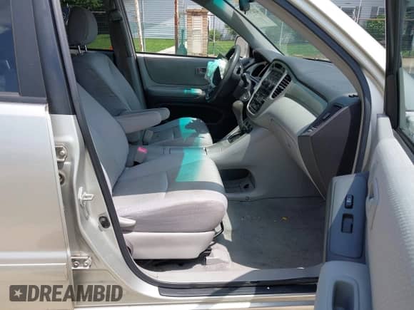 2006 Toyota Highlander z VIN JTEGD21AX60139594, wystawiony jako IAAI lot #42473393 z przebiegiem 210 409 mil mil oraz . Historia ofert i sprzedaży dostępna na DreamBid. Obrazek 5.