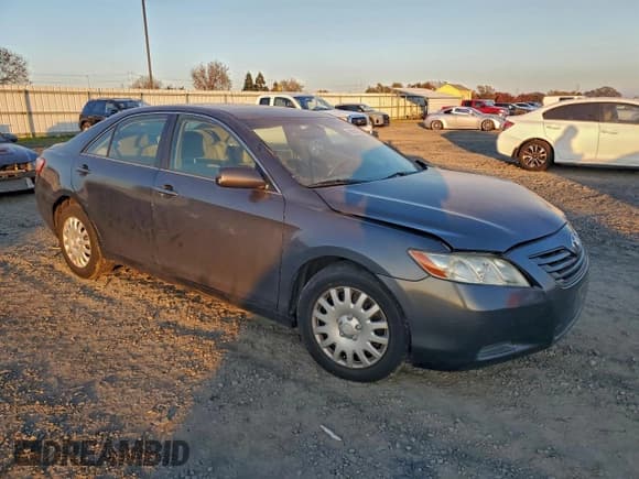 ✅ 2007 Toyota Camry LE • VIN: 4T1BE46K07U721105 • Lot: 95002155. Wystawiony na Copart z przebiegiem 277 854 mil. Bezpłatny archiwum sprzedaży aukcyjnych z USA i szczegółowy raport historii pojazdu na DreamBid. Zdjęcie 4.