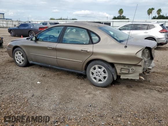 ✅ 2007 Ford Taurus SE • VIN: 1FAFP53U37A140085 • Lot: 85536945. Wystawiony na Copart z przebiegiem 102 805 mil. Bezpłatny archiwum sprzedaży aukcyjnych z USA i szczegółowy raport historii pojazdu na DreamBid. Zdjęcie 2.