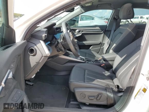 ✅ 2023 Audi A3 Premium Plus • VIN: WAUBUDGY6PA127496 • Lot: 73295654. Wystawiony na Copart z przebiegiem 11 796 mil. Bezpłatny archiwum sprzedaży aukcyjnych z USA i szczegółowy raport historii pojazdu na DreamBid. Zdjęcie 7.