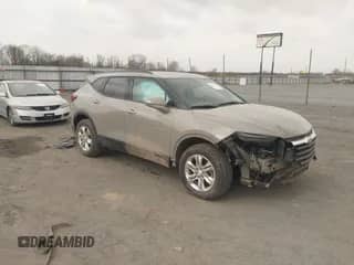 2021 Chevrolet Blazer LT z VIN 3GNKBCR47MS545399, wystawiony jako IAAI lot #41822104 z przebiegiem 60 182 mil mil oraz . Historia ofert i sprzedaży dostępna na DreamBid. Obrazek 1.