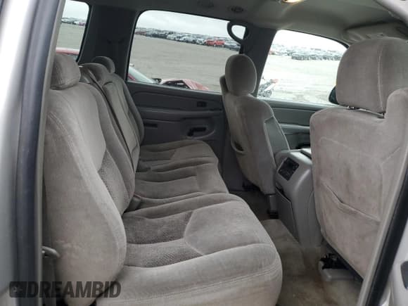 ✅ 2005 Chevrolet Suburban LT • VIN: 1GNEC16Z95J187286 • Лот: 86953594. Опубликован ранее на Copart с пробегом 238 312 миль. Бесплатный доступ к архиву аукционных продаж из США и подробный отчёт об истории автомобиля на DreamBid. Изображение 11.