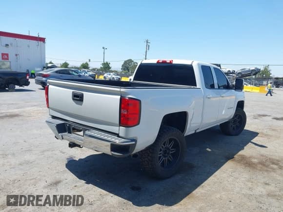 ✅ 2019 Chevrolet Silverado 1500 LT • VIN: 2GCVKPEC9K1163460 • Lot: 42544560. Wystawiony na IAAI z przebiegiem 63 329 mil. Bezpłatny archiwum sprzedaży aukcyjnych z USA i szczegółowy raport historii pojazdu na DreamBid. Zdjęcie 4.